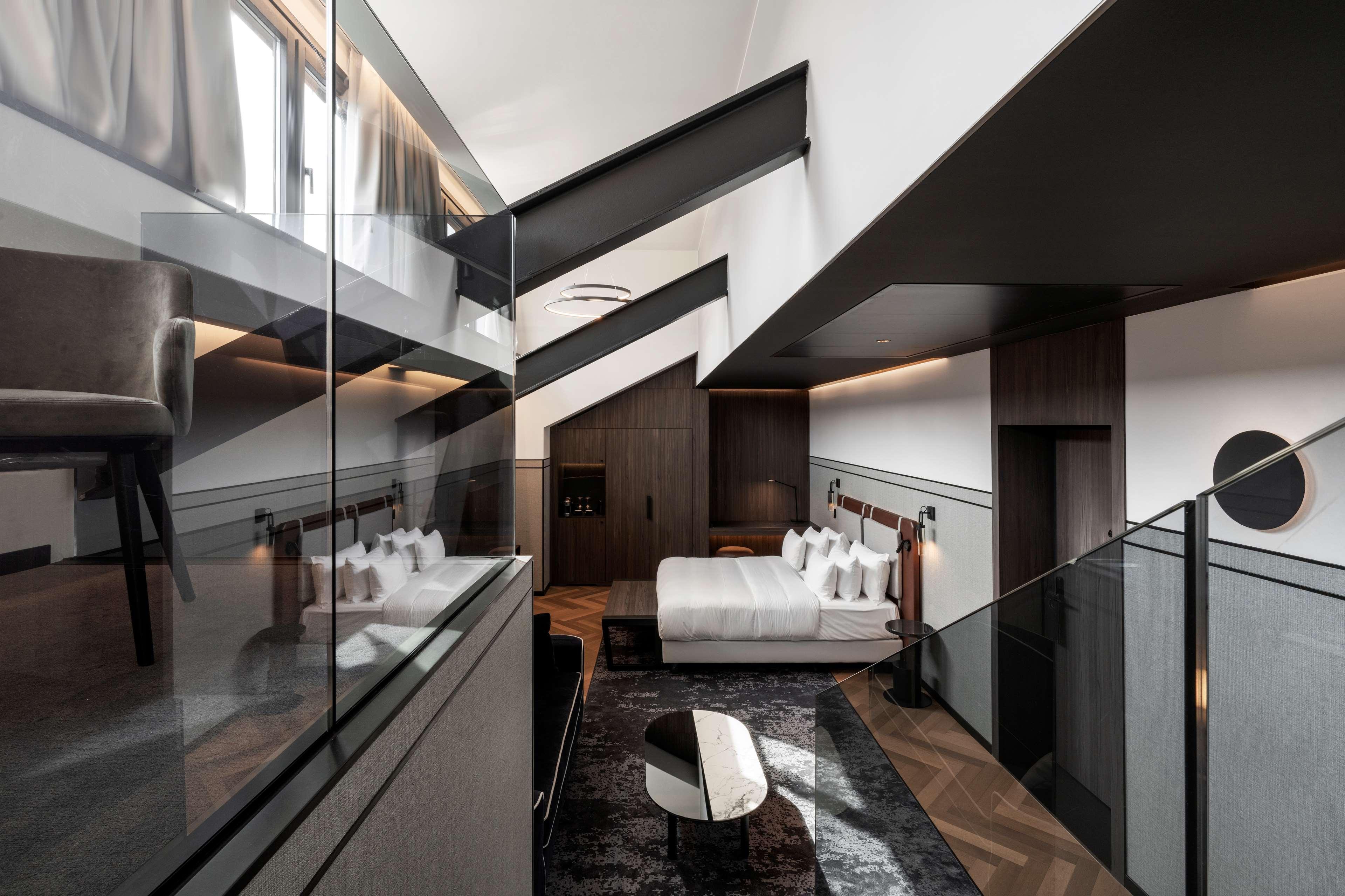 Radisson Collection Hotel, Palazzo Touring Club Мілан Екстер'єр фото The Standard London