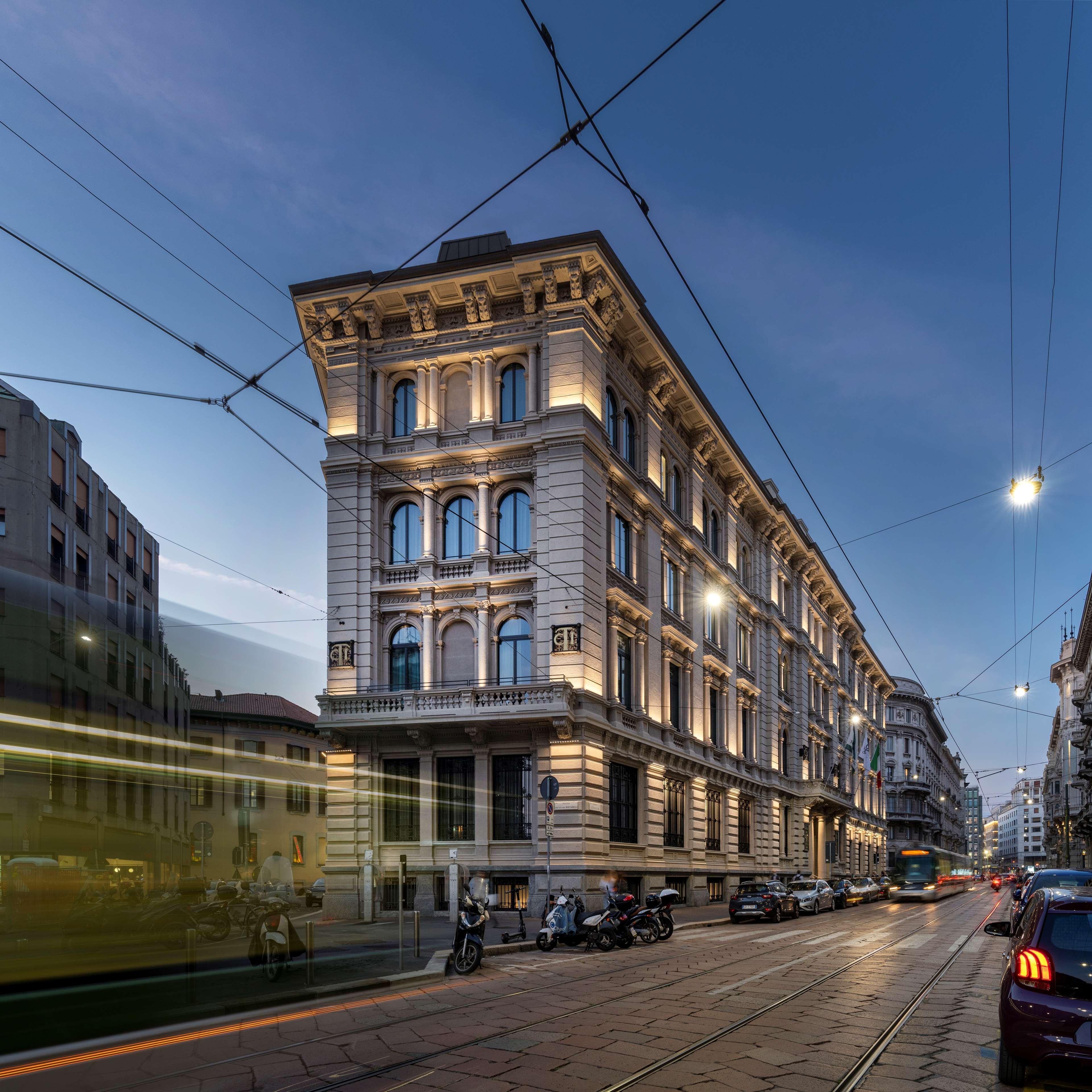 Radisson Collection Hotel, Palazzo Touring Club Мілан Екстер'єр фото The Milan headquarters of the company